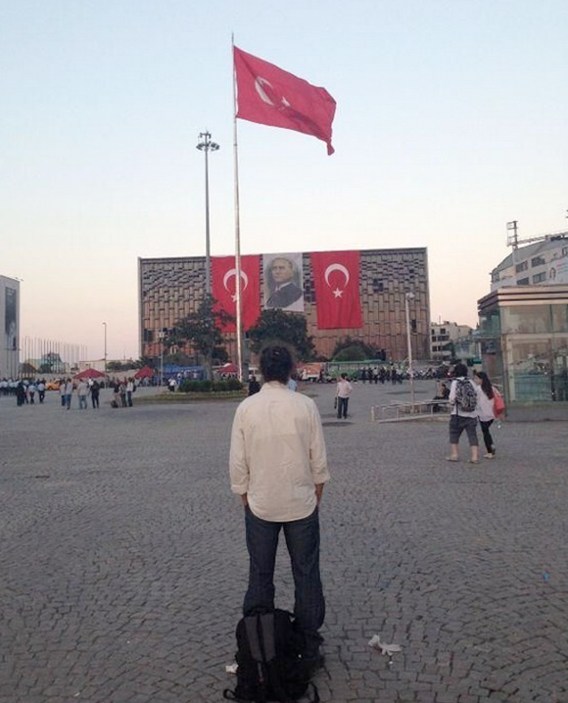 El hombre parado de Taksim