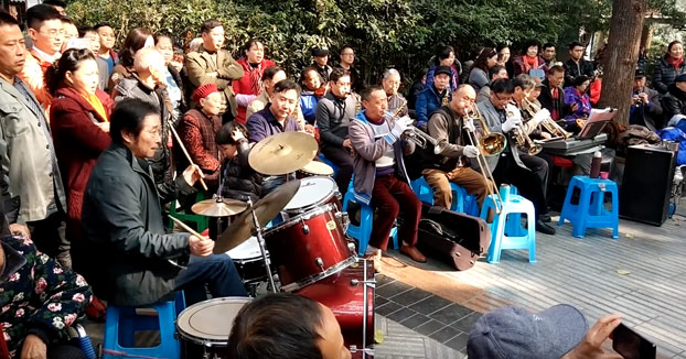 Cuando los jubilados chinos toman el parque